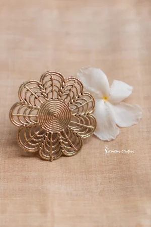 Traditional hand-made flower dokra ring (natural colour).