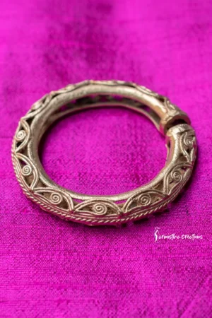 Hand-Made Dokra Bangle (Round, Natural)