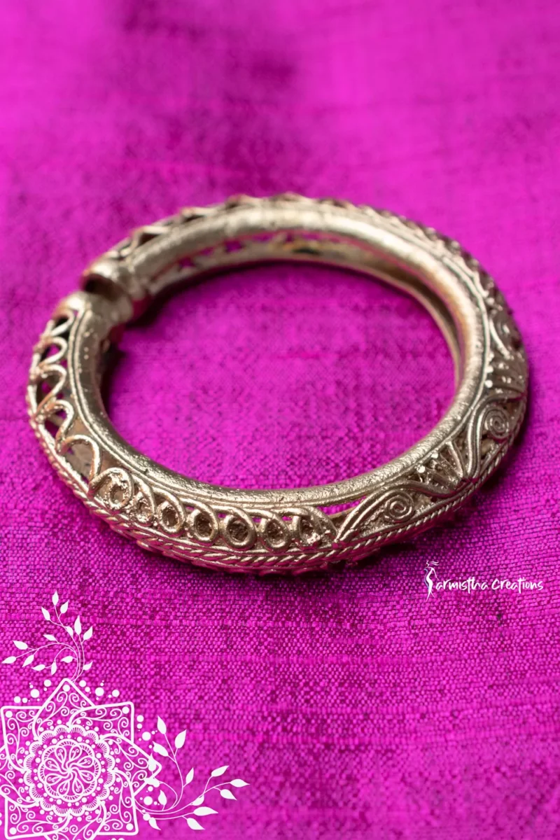 Hand-Made Dokra Bangle (Round, Natural)