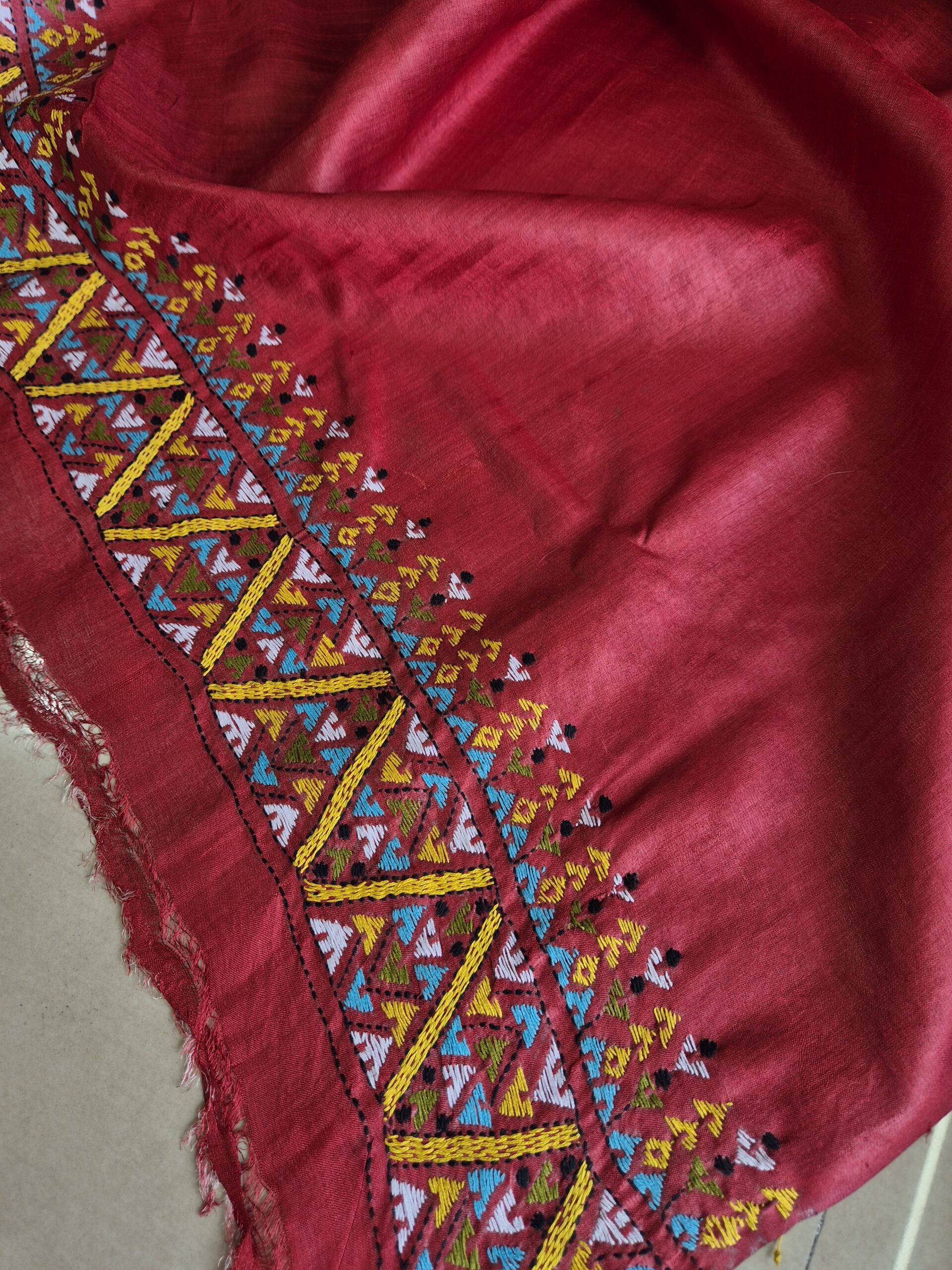Stunning Kantha Stitch Saree on Pure Tussar (Mehendi Green & Red) - Image 5