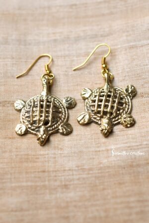 dokra tortoise motif earrings traditional handcrafted